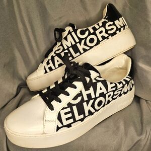 MICHAEL KORS SNEAKERS 🖤🤍🖤 size 8.5 👟 platform shoes 🤍🖤